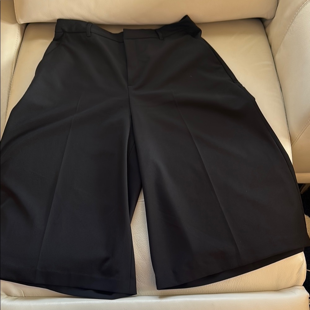 Banana Republic Black Culottes size 12 with pockets